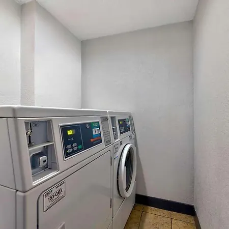 Motel 6-Oak Creek, Wi 
